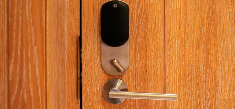 Automatic Locking Door Knob Rossmoor